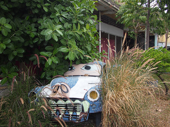 P4054607-wrecked-car