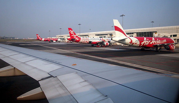 P4014261-air-asia-at-budget-terminal