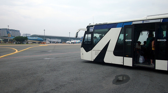 PC109355-tarmac-bus