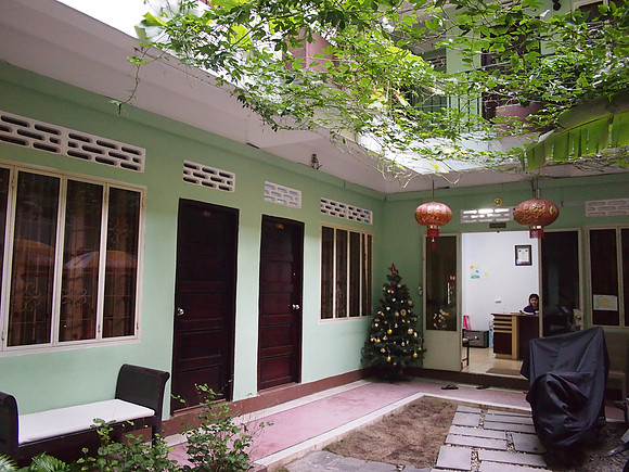 PC289413-nha-trang-inn-courtyard