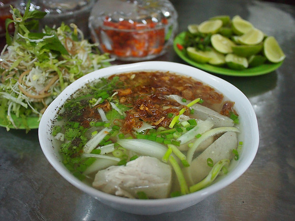 PC309547-banh-canh-cha-ca