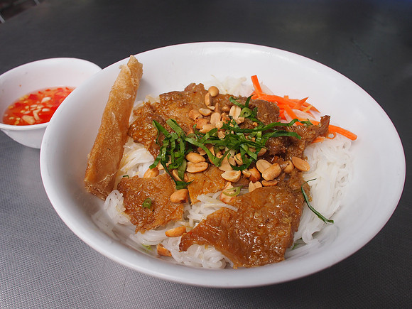 PC319644-bun-thit-nuong