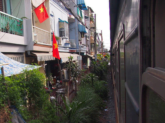 P1019744-houses-on-saigon-line