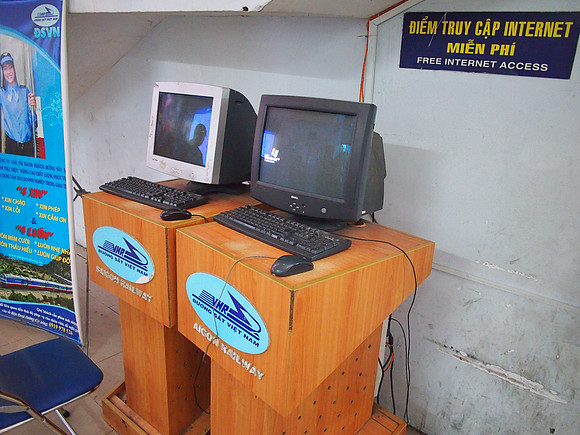 P1019757-free-internet-saigon