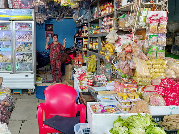20210222_170516-shop-lady