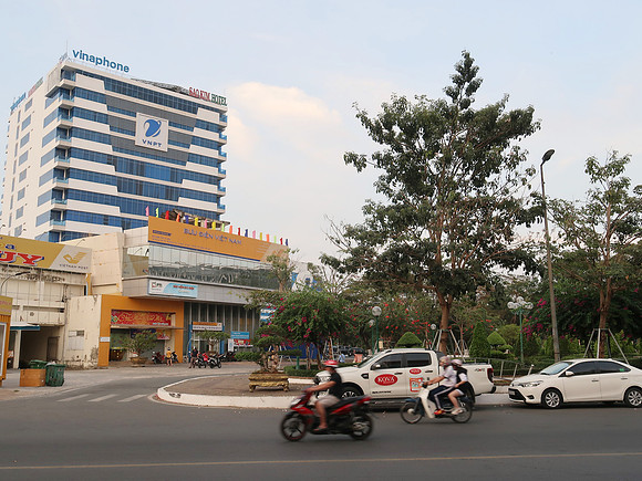 IMG_7679-vinaphone-building