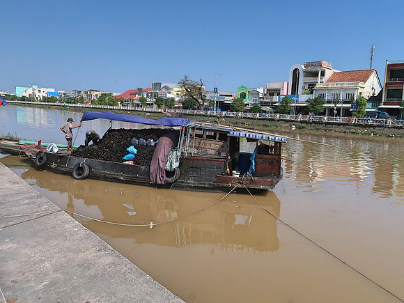 IMG_7806-cargo-boat
