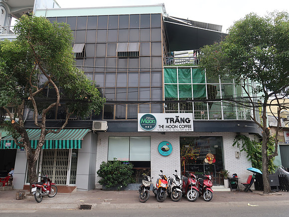 IMG_7936-the-moon-cafe