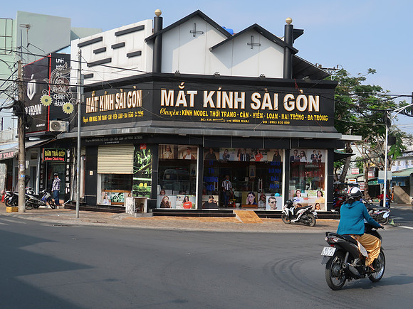 IMG_7995-mat-kinh-sai-gon