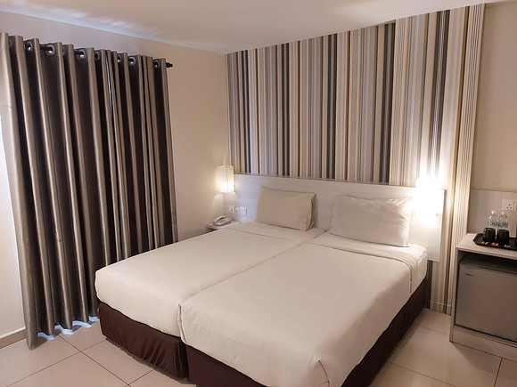 20230727_131941-my-hotel-bed