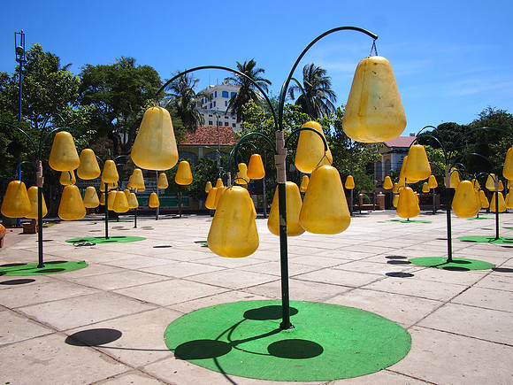 P2280093-public-art-lanterns