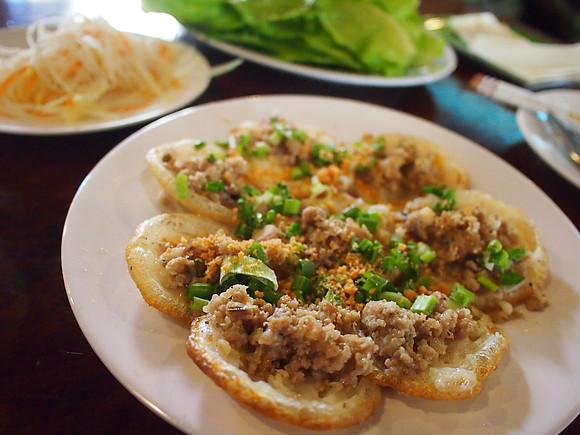 P2280097-banh-khot-co-ba-vung-tau