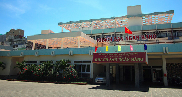 P2280108-bank-hotel