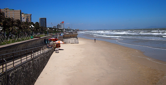 P2280112-back-beach