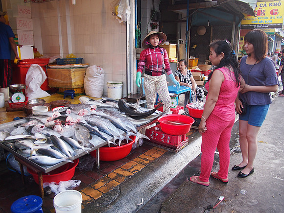 P2280215-fish-market