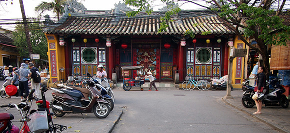 P3060410-temple