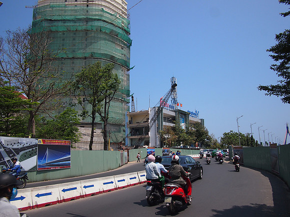 P3070427-road-construction