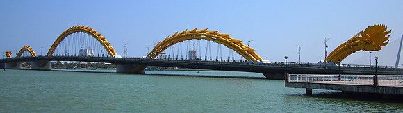 P3070436-dragon-bridge