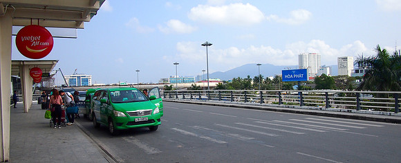 P3090522-departures-drop-off