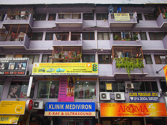 P3100605-brickfields-apartment-block