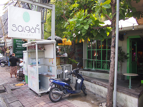 P3120706-saigon-street