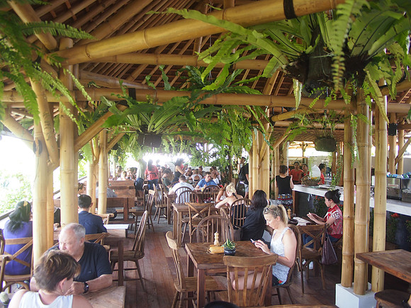 P3120751-shelter-cafe