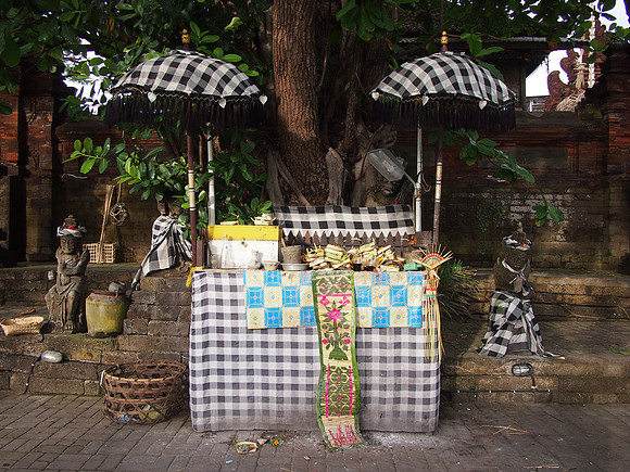 P3130803-shrine-pura-petitenget