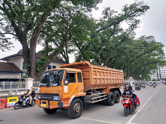 20230728_172527-merdeka-soil-truck