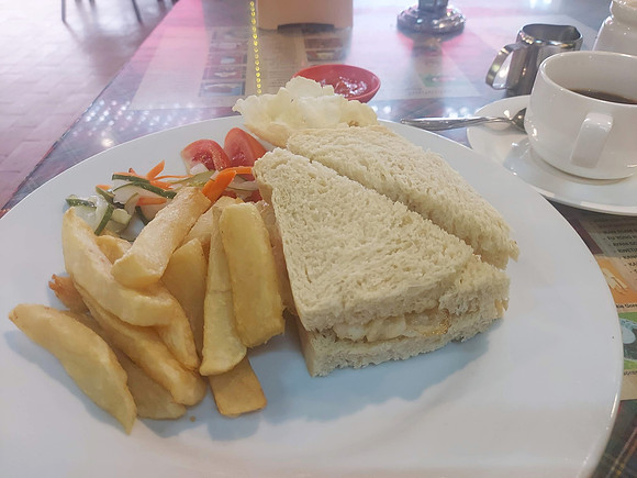 20230730_083201-tiptop-egg-sandwich