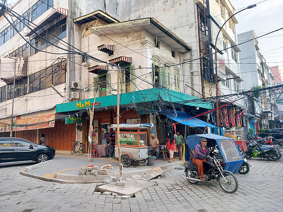 20230731_173713-old-town-corner