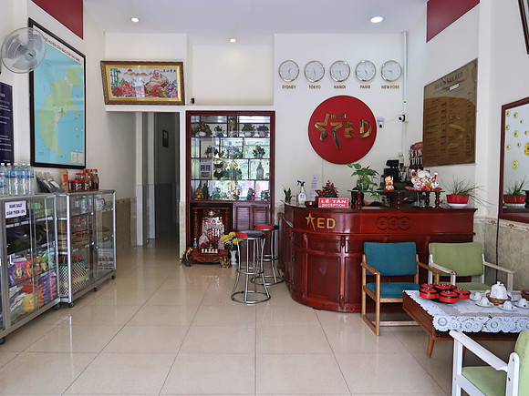 IMG_8185-red-hotel-reception