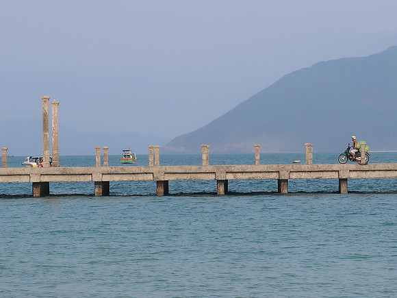 IMG_8311-bike-on-pier