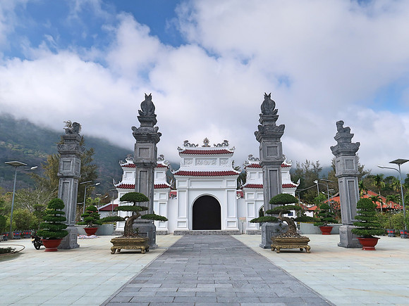 IMG_8518-con-dao-temple