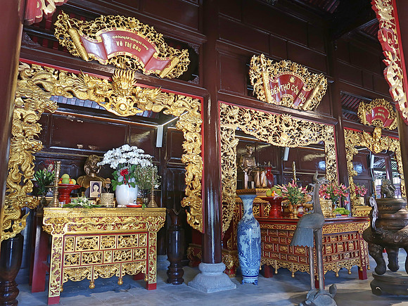 IMG_8528-temple-altar