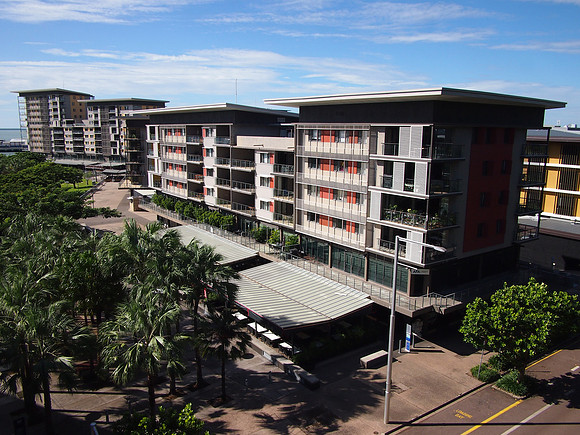 P3181089-waterfront-apartments