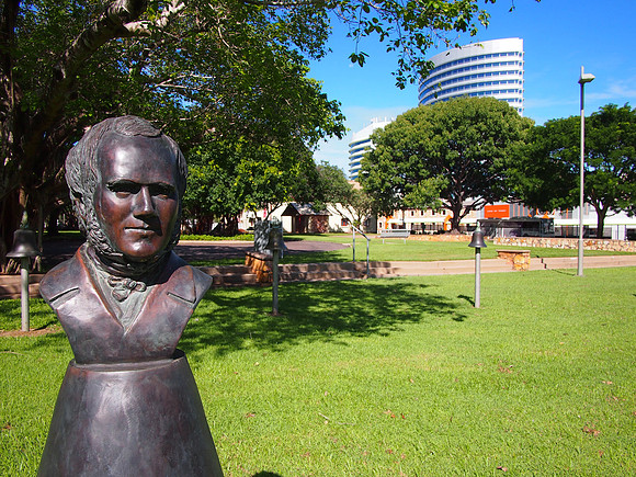 P3181098-charles-darwin