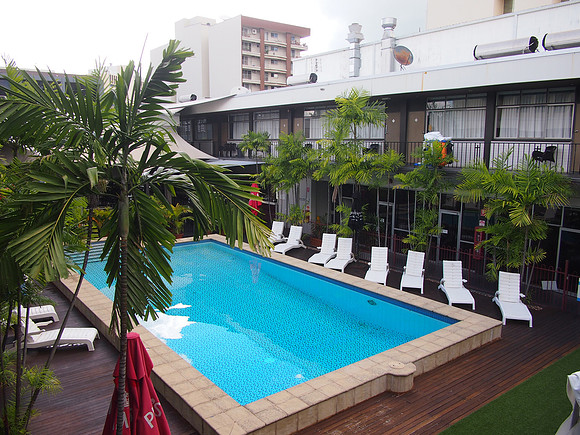 P3181156-cav-pool-view