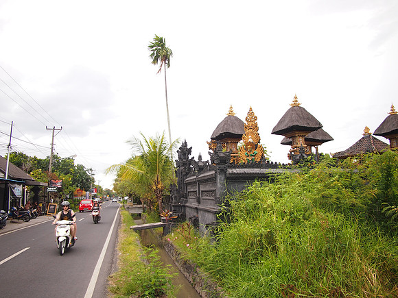 P3140839-jl-pantai-batu-bolong