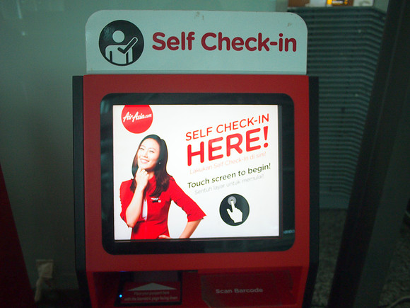 P3171012-airasia-self-check-in
