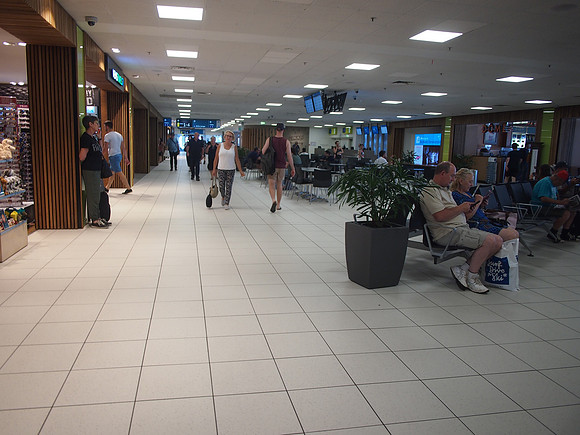 P3191186-airside-departures