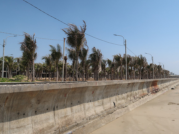 IMG_8756-the-maris-seawall