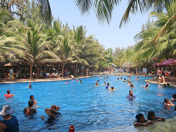 IMG_8765-long-cung-resort-pool