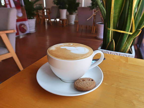 IMG_8795-latte-at-real-coffee