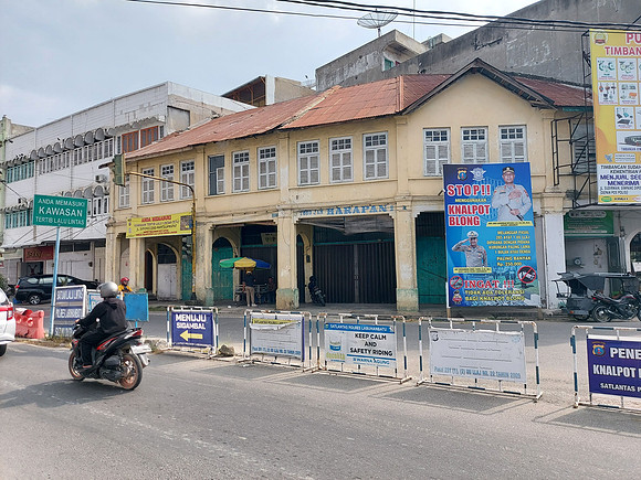 20230801_153249-shophouse-row