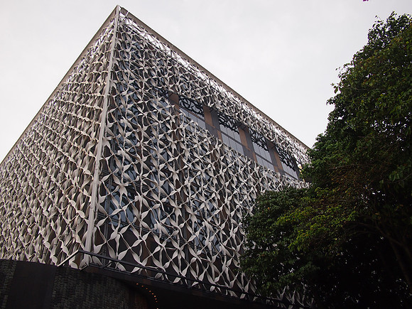 P3271498-building-design
