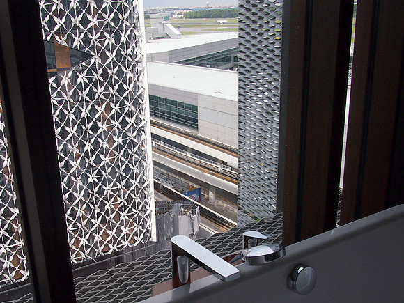 P3281532-view-from-toilet