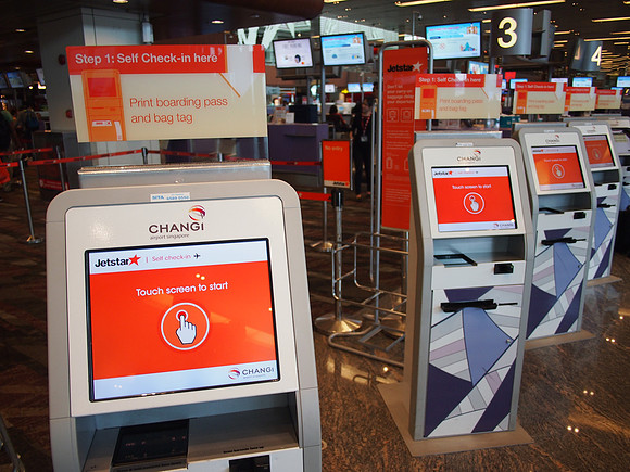 P3281553-jetstar-check-in