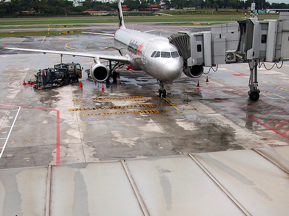 P3281571-jetstar-at-sin