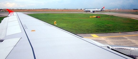 P3281582-jetstars-at-sin