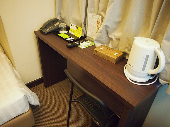 P3301739-casa-hotel-desk